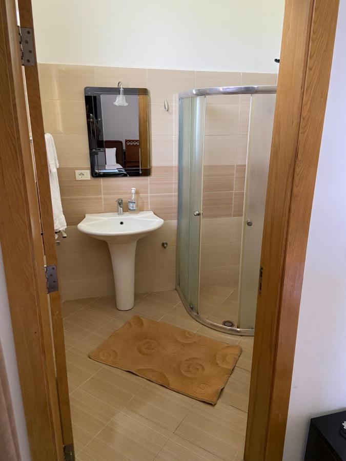 Guesthouse Niko Berat Zewnętrze zdjęcie